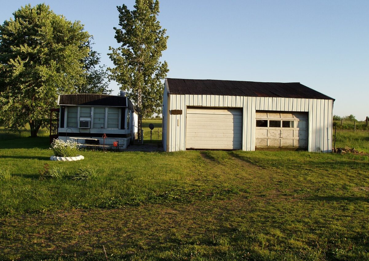 house, garage, rural-91162.jpg